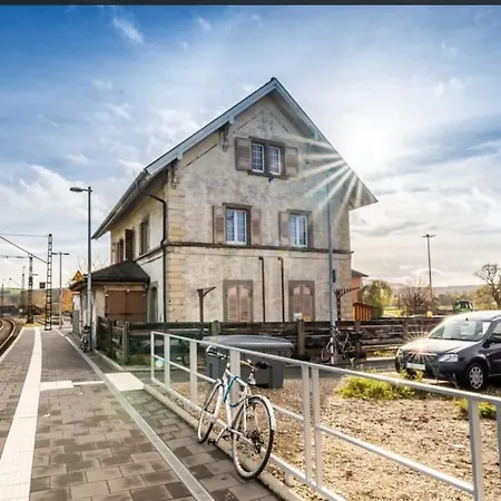 Erlebnis Im Denkmalgeschutztem Bahnhofsgebaude